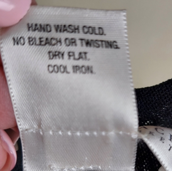 Size Medium Sleeveless Top With Beaded Front Tie - Picture 12 of 13